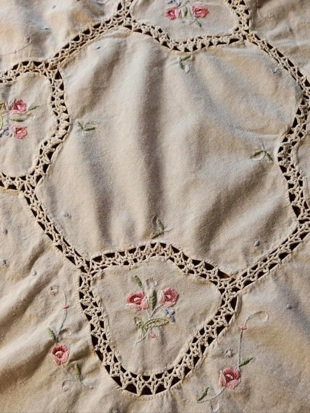 Handmade #embroideredhandmade floral